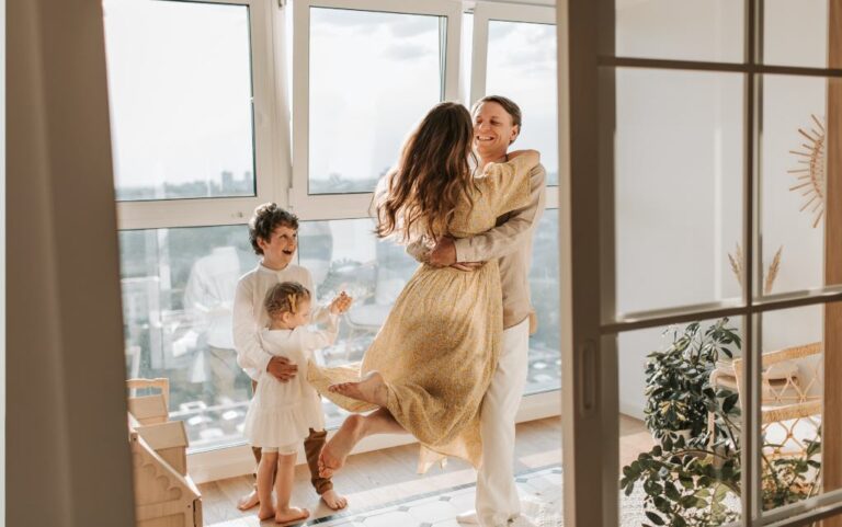 21 Unique and Fun Family Photoshoot Ideas