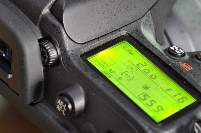 How to Photograph the Northern Lights