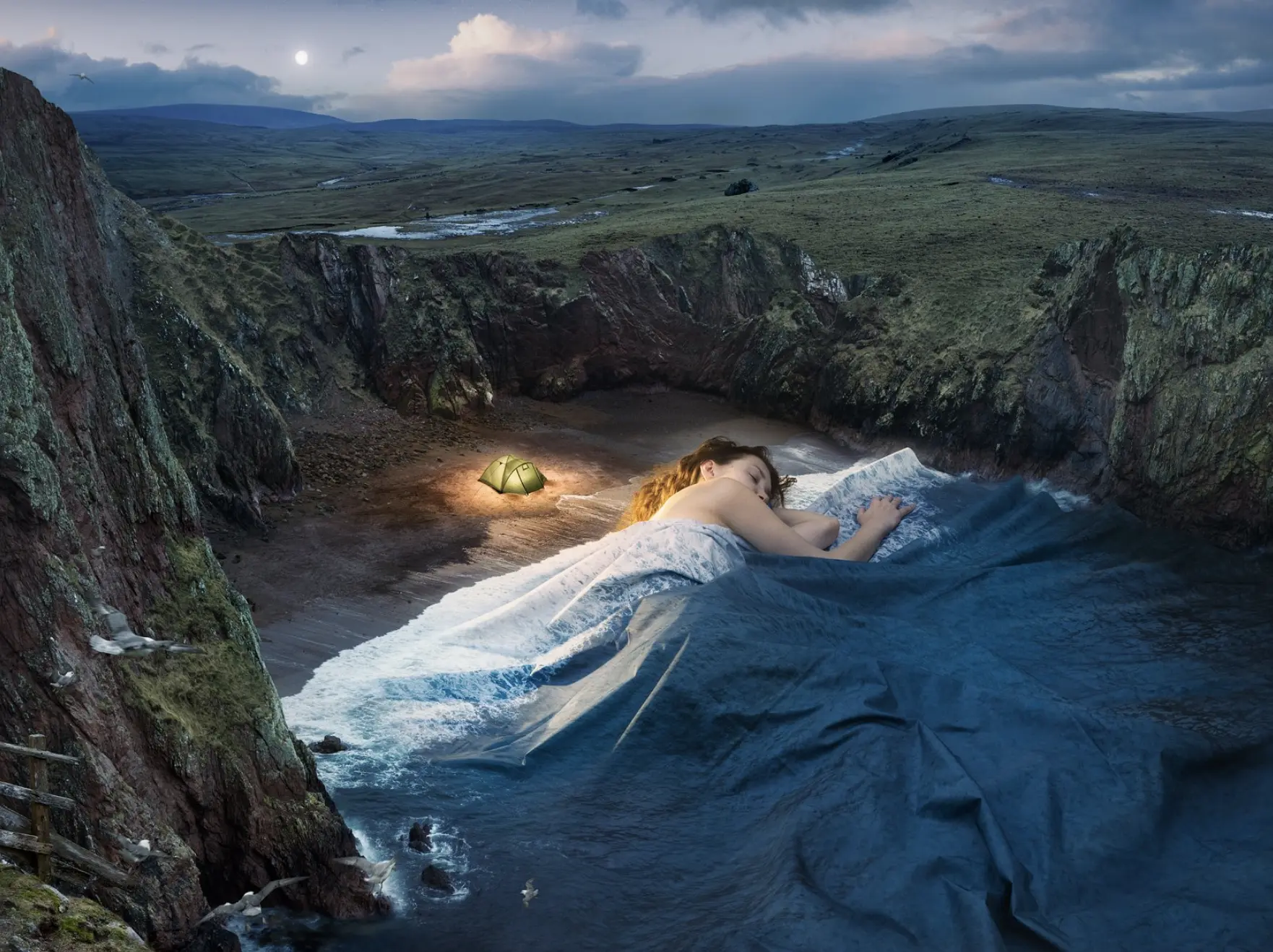 22 Famous Surrealist Photographers To Inspire Your Next Experiment