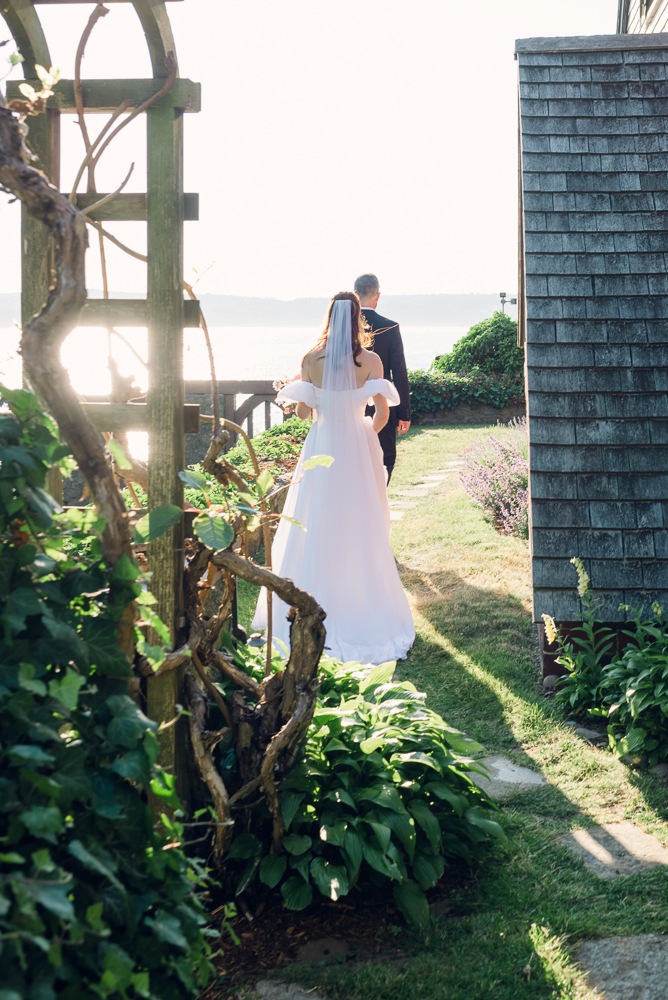 An image of a bride and groom by Shannon Grant.