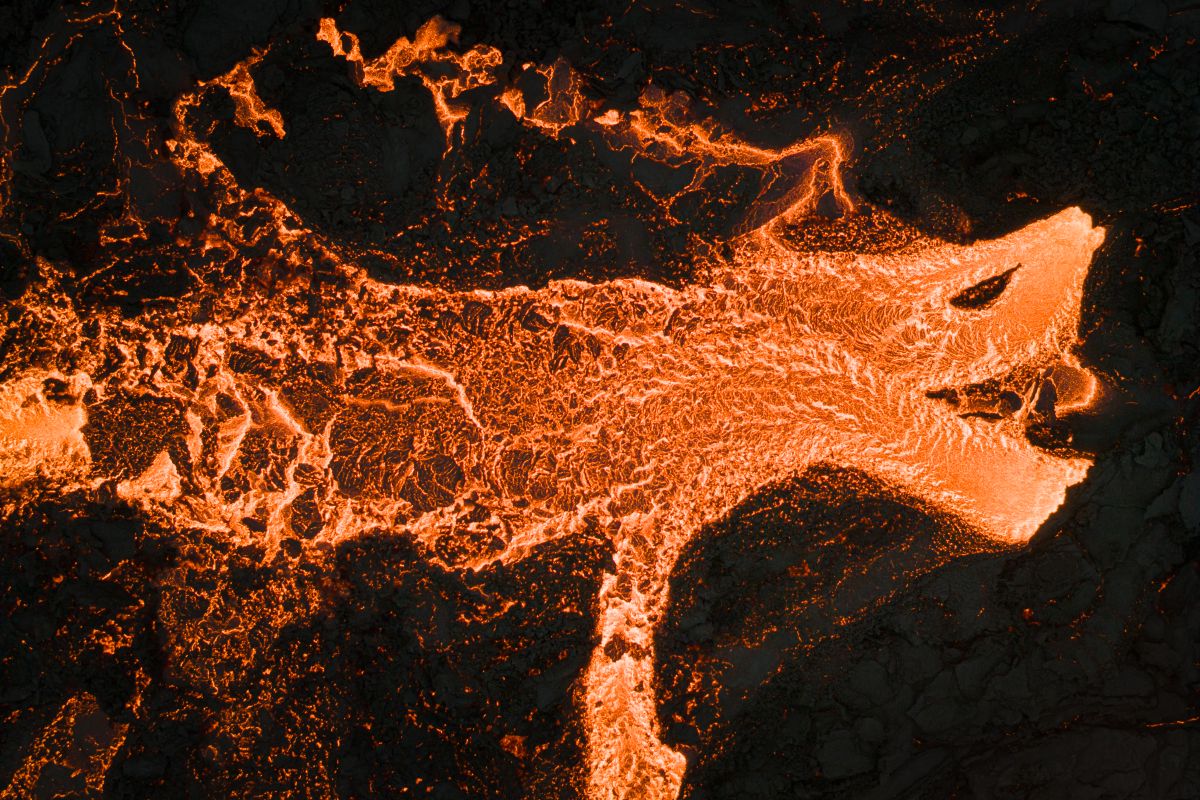 An image of a volcanic river flowing in the shape of a dragon.