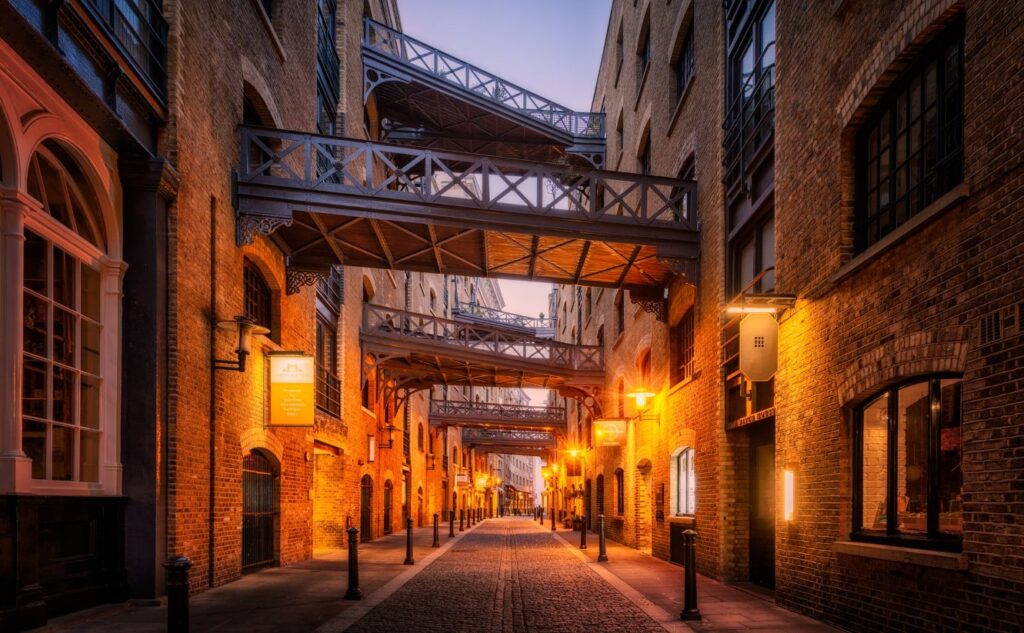 An image of London streets by Nico Trinkhaus.