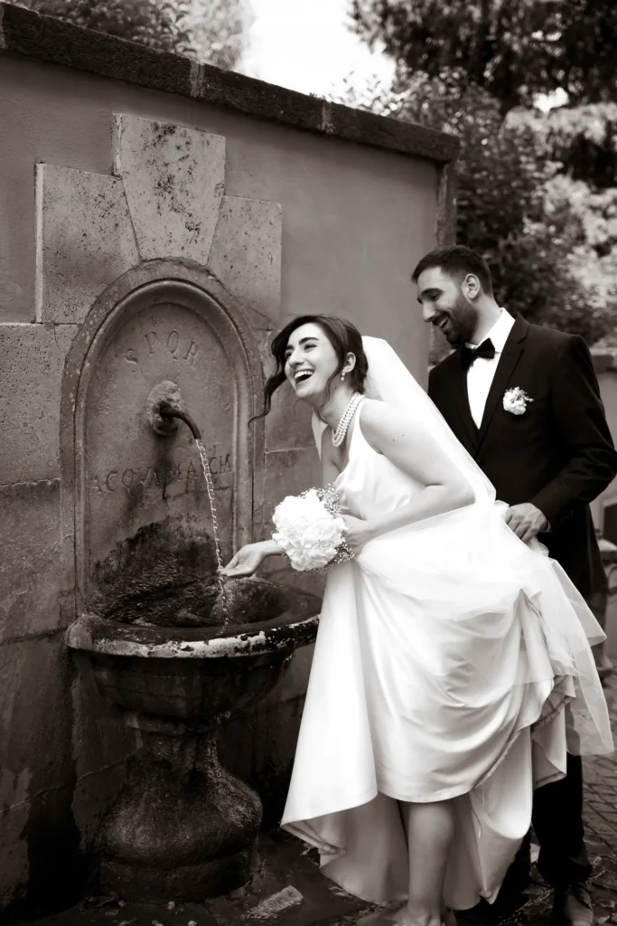 A black and white image of a wedding couple by Lucrezia Bastoni.