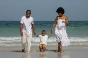 A natural shared moment where movement and interaction replace posing, creating relaxed expressions and genuine connection.