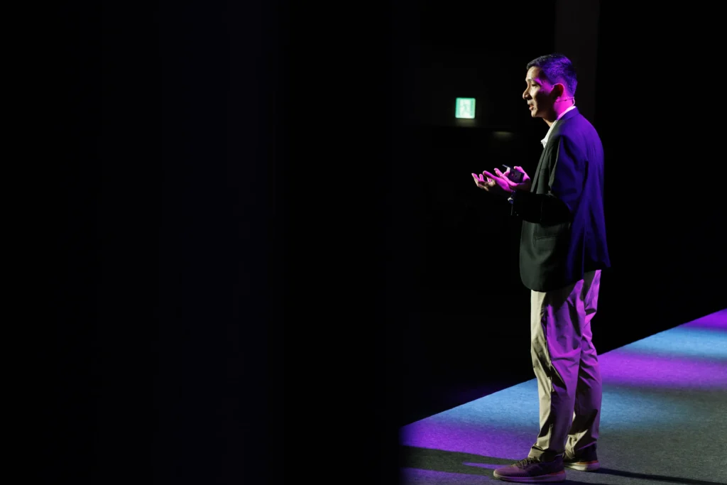 A photography of a keynote speaker by Aleksandra Dynaś.